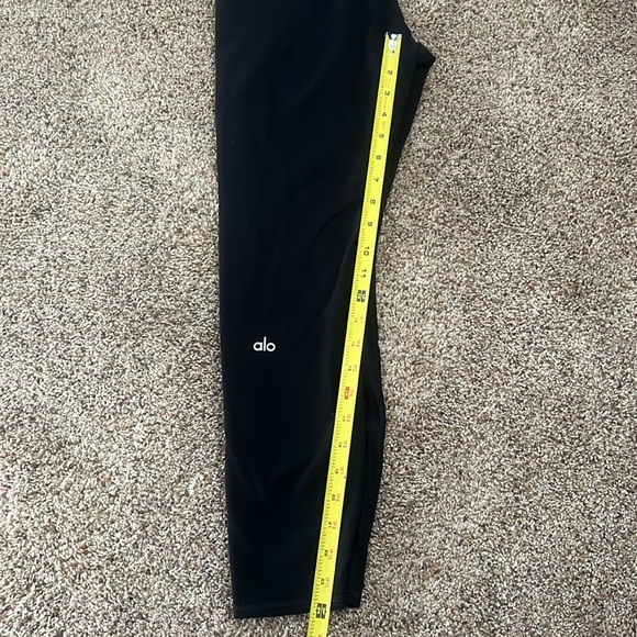 ALO Yogo black leggings, size medium - Picture 3 of 5